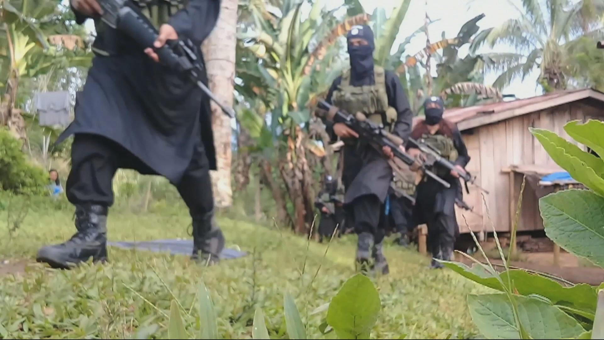 Philippines: Giao tranh dữ đội với phiến quân IS, 11.000 người sơ tán - 1