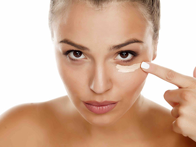 Bí quyết làm đẹp - Sai lầm dùng kem dưỡng khiến càng bôi da càng xấu