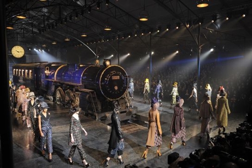 11 khoảnh khắc khó quên trong lịch sử catwalk - 10