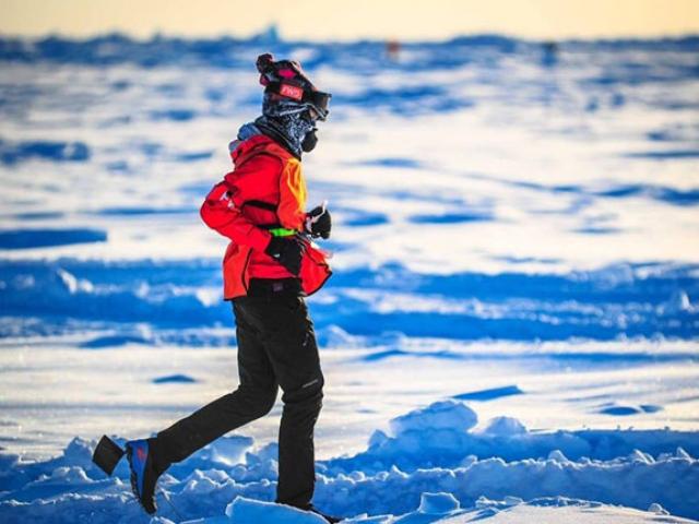 Tin tức trong ngày - Người phụ nữ Việt Nam đầu tiên chạy marathon ở Bắc Cực