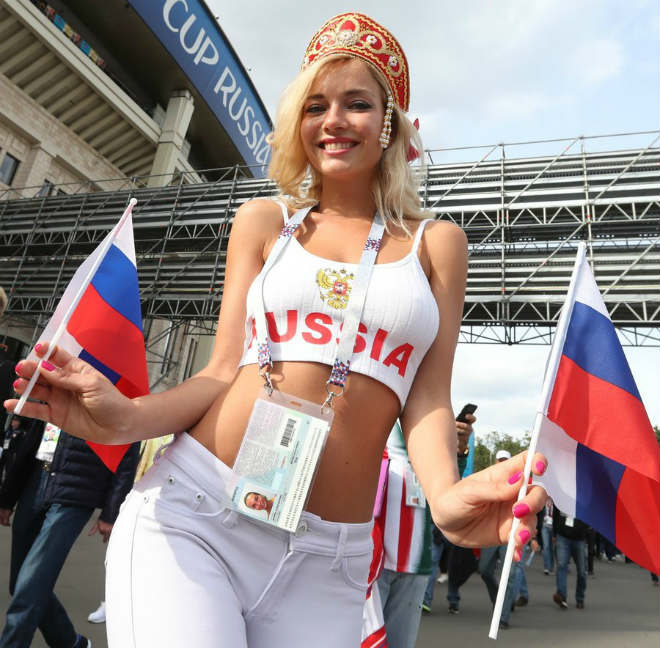 Đại mỹ nhân Nga &#34;gây sốt&#34; World Cup: Sự thật ngỡ ngàng, cả làng &#34;đỏ mặt&#34; - 1