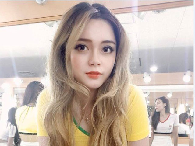 Bóng đá - Nóng cùng mỹ nhân World Cup 22/6: Hot girl "nhớ nhầm Pele" đoán Brazil thắng lớn
