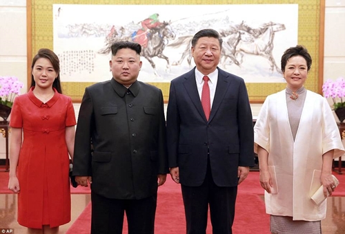 Phu nhân ông Kim Jong Un đẹp như một đoá hồng và mặc rất tinh tế - 10