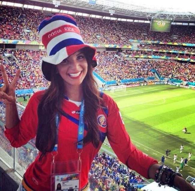  Jale Berahimi là nữ phóng viên đến từ Costa Rica, từng gây sốt World Cup 2014 nhờ vì quá xinh đẹp và nóng bỏng. 
