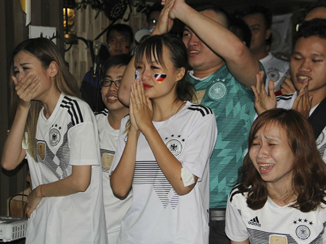 Fan Việt mê tuyển Đức khóc tập thể sau siêu phẩm của Toni Kroos