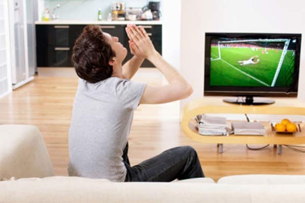 Chồng cá độ World Cup thua gần trăm triệu, vợ cay đắng lên mạng “bán trứng” lấy tiền trả nợ - 2