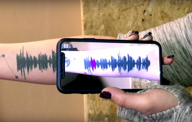 Câu chuyện cảm động từ hình xăm phát ra giọng nói "Mẹ yêu con" - 6