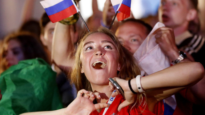Người dùng ứng dụng hẹn hò tăng đột biến tại Nga mùa World Cup 2018 - 1