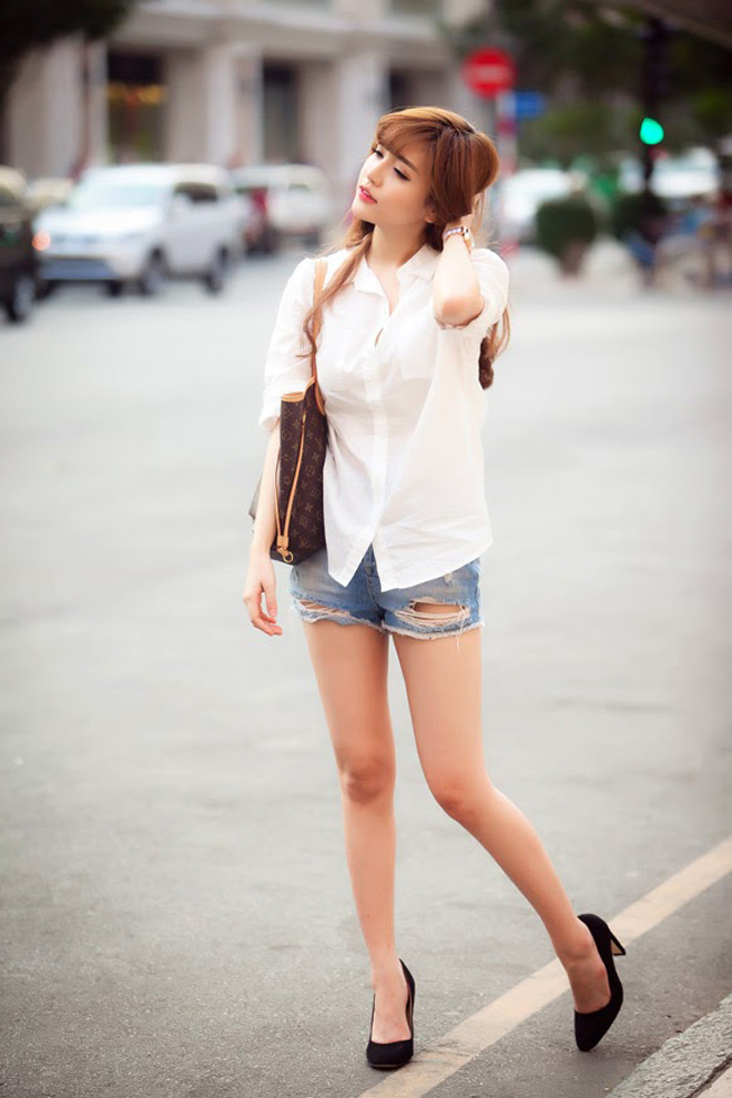 Gái ngoan showbiz Việt nhận &#34;bão like&#34; nhờ ảnh nõn nà - 8