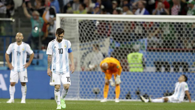 Argentina &#34;sinh tử&#34; với Nigeria: Messi suy sụp, điềm gở - điềm lành - 1