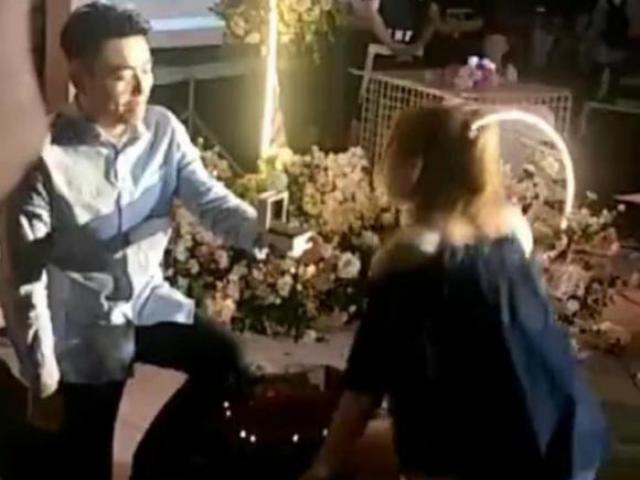 Bạn trẻ - Cuộc sống - Chia tay sau 7 năm yêu, chàng trai quay lại cầu hôn và cái kết bẽ bàng