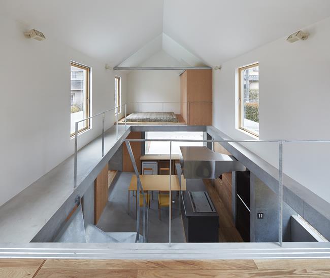 Vài năm gần đây, kiến trúc sư&nbsp;Tomohiro Hata trở thành một hiện tượng trong giới kiến trúc nhờ những công trình nhà ở siêu đặc biệt và không “đụng hàng”.