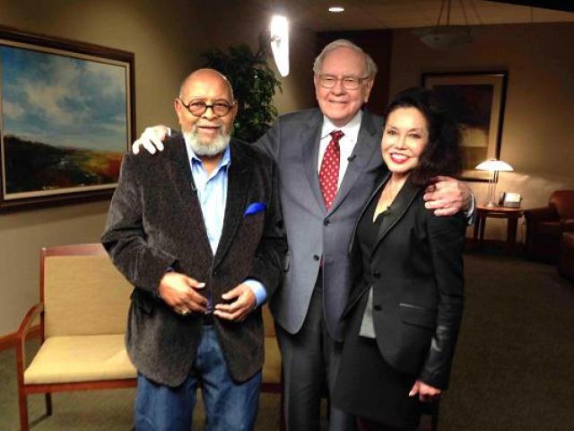 Tài chính - Bất động sản - Tại sao bữa ăn trưa cùng "huyền thoại đầu tư" Warren Buffett được đấu giá cao ngất?