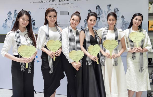 Dàn hoa, á hậu ăn vận giản dị vẫn vô cùng xinh đẹp khi hội ngộ - 1