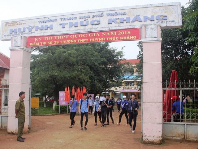 Phó Chánh Thanh tra Sở 54 tuổi đi thi lấy bằng cấp 3