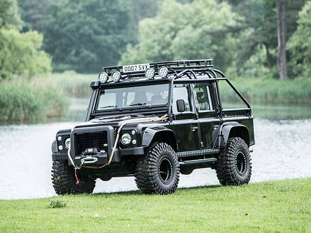 Land Rover Defender trong phim ”Điệp Viên 007” sẽ được bán đấu giá