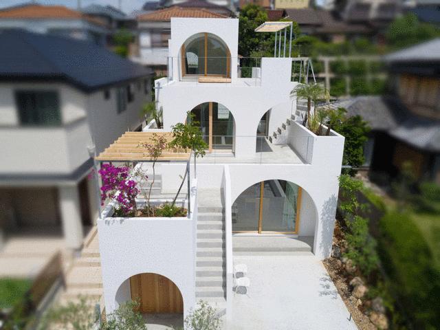 Tài chính - Bất động sản - Căn nhà "mê cung" trên sườn đồi dốc được giới kiến trúc khen hết lời