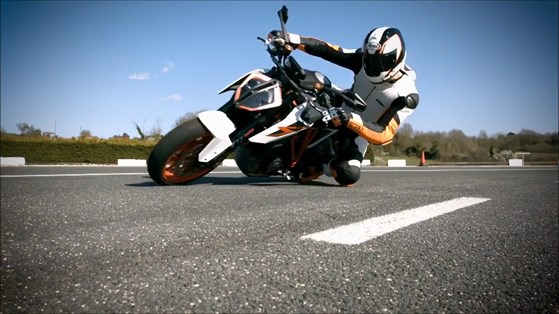 Công nghệ mới giúp tránh va chạm khi đi mô tô - 2