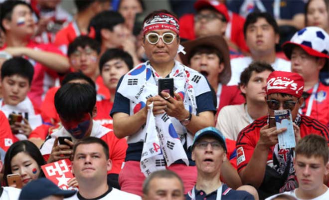 Hàn Quốc lật đổ nhà vua Đức: Fan vui mừng khôn xiết, nụ cười châu Á rạng rỡ - 3