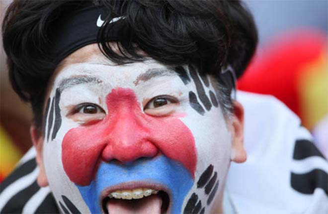 Hàn Quốc lật đổ nhà vua Đức: Fan vui mừng khôn xiết, nụ cười châu Á rạng rỡ - 4