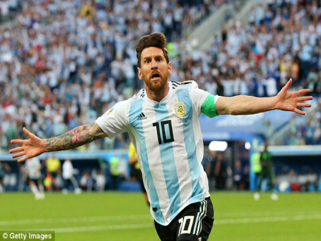 Messi hóa ”đấng cứu thế”, phá lưới Nigeria: Argentina vươn lên từ vực thẳm