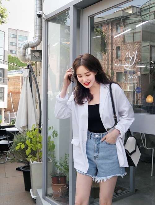 Có kiểu áo khoác sành điệu, hè mặc không nóng - 4