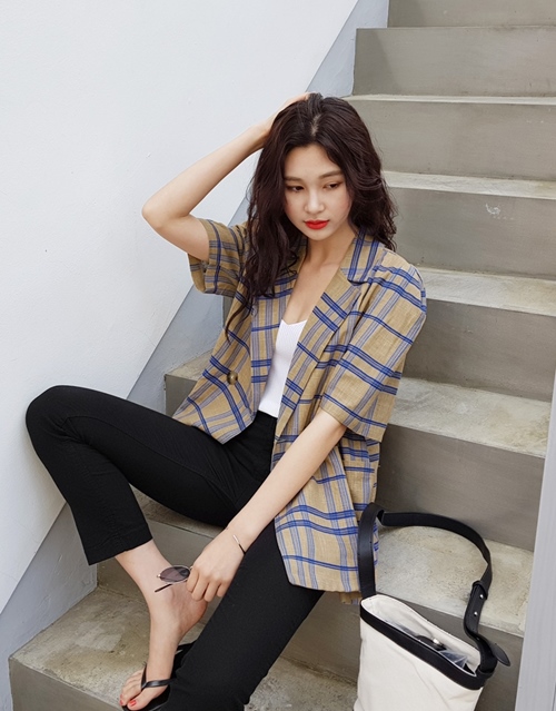 Có kiểu áo khoác sành điệu, hè mặc không nóng - 14