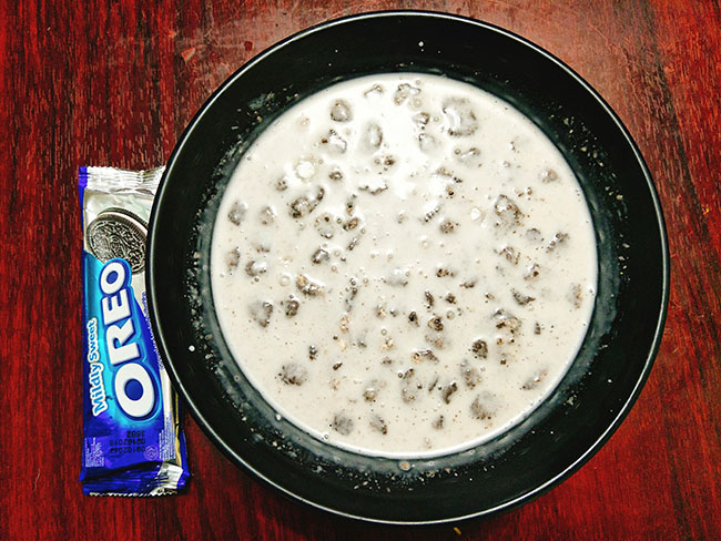 Oreo không chỉ là bánh quy, dùng làm kem cũng ngon vô cùng với công thức cực đơn giản này - 4