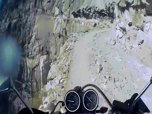 Media - Dựng tóc gáy dõi theo hành trình vượt dãy Himalaya bằng... xe máy