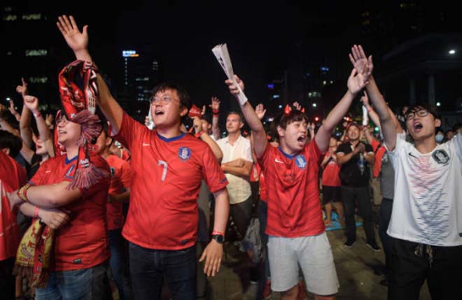 Hàn Quốc lật đổ nhà vua Đức: Fan vui mừng khôn xiết, nụ cười châu Á rạng rỡ - 10