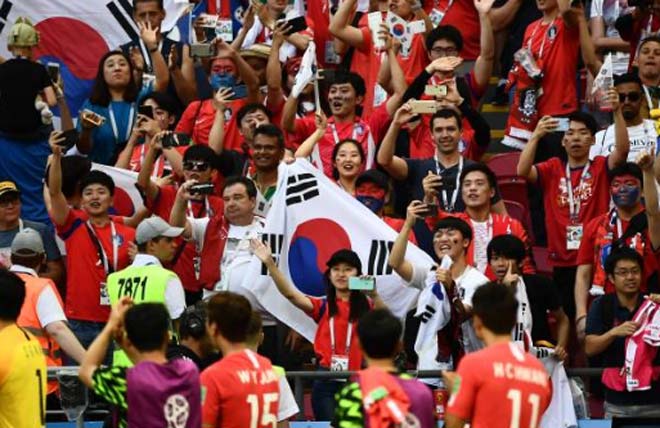 Hàn Quốc lật đổ nhà vua Đức: Fan vui mừng khôn xiết, nụ cười châu Á rạng rỡ - 8