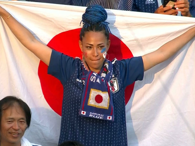 Nhật Bản chấn động World Cup: Hot girl &#34;rơi lệ&#34;, triệu fan ăn mừng như vô địch - 7