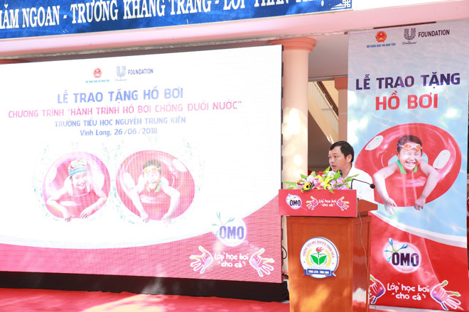 Trẻ em Vĩnh Long háo hức với “Lớp học bơi cho cá” đầu tiên - 11