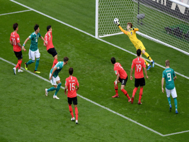 Bóng đá - "Thánh" cứu thua World Cup: "Người nhện" Nhật Bản đọ tài "siêu nhân" Hàn Quốc