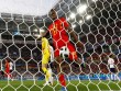 "Khó đỡ" World Cup 2018: Batshuayi tự sút "vỡ mặt", SAO Argentina kiến tạo lạ