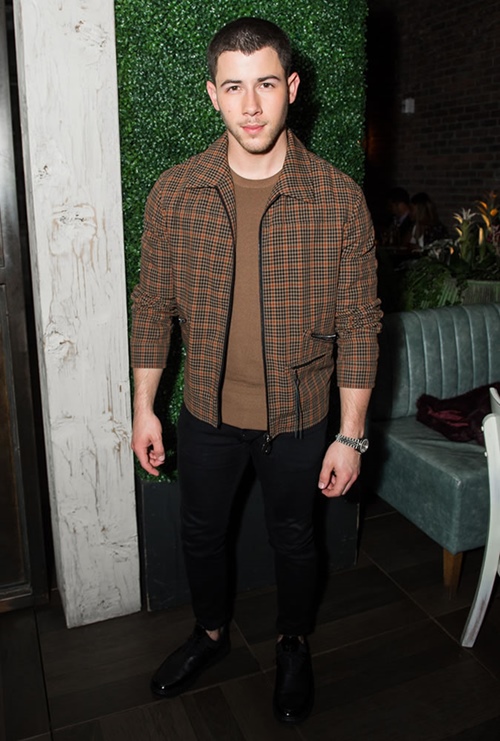 Nick Jonas: "Chàng nấm lùn sát hoa hậu" khéo mặc đẹp - 7