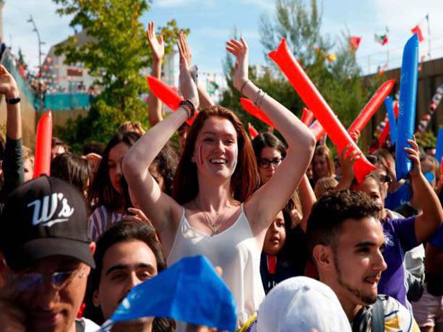 Bóng đá - Ấn tượng World Cup 30/6: Dàn kiều nữ đổ bộ, "cháy hết mình" vì Messi - Ronaldo