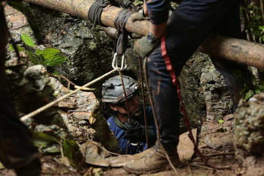 Hy vọng mới cứu đội bóng mắc kẹt trong hang động ở Thái Lan - 1