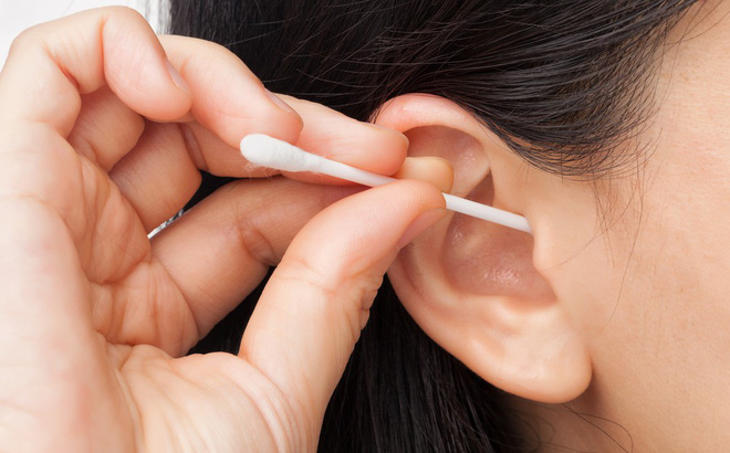 Chuyên gia đưa ra 4 lý do khuyên bạn không nên sử dụng tăm bông để làm sạch tai - 1