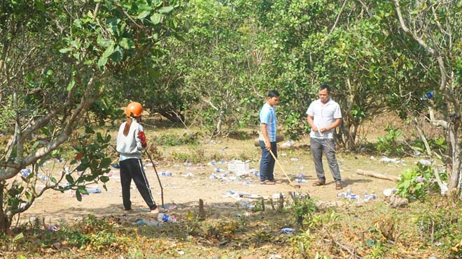 Dân nườm nượp tìm tiền, vàng sau vụ bắt sòng bạc "khủng" ở Gia Lai - 8