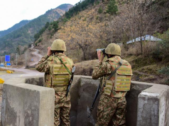 Ấn Độ - Pakistan đấu súng dữ dội ở biên giới, nhiều binh sĩ thiệt mạng