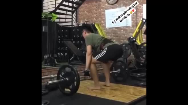 Đào Bá Lộc mỗi lần tập gym nâng vòng 3 chỉ sợ hỏng thứ này