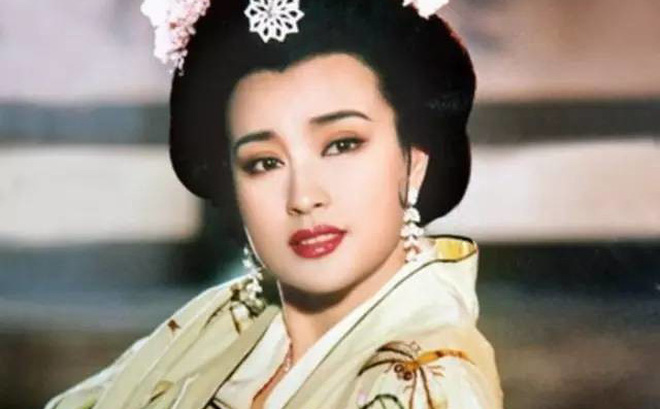 Nhac sắc đời thực của “Võ Mỵ Nương” Lưu Hiểu Khánh gây sốc - 1