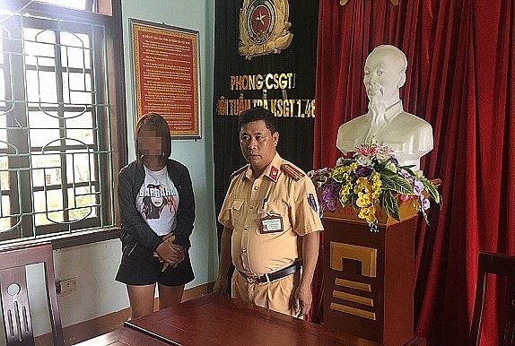 Giải cứu thiếu nữ bị ép vào "động" mại dâm - 1