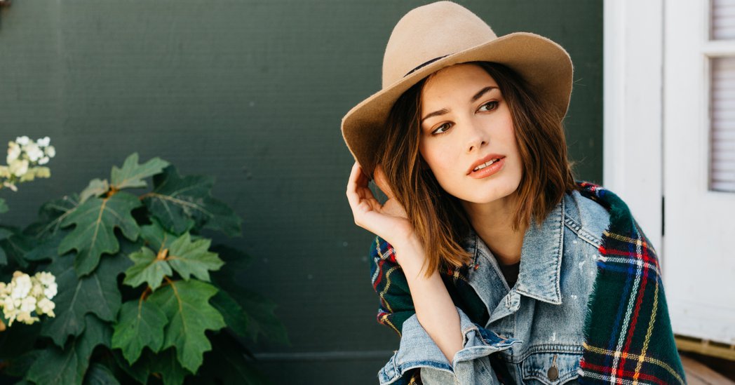 Mẹo hay đánh bay tóc xơ rối, da khô sạm trong tiết xuân - 1