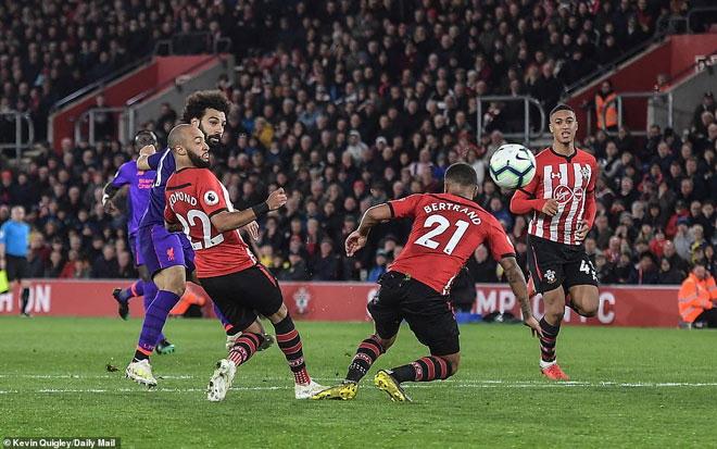 Tranh cãi trọng tài: Liverpool - Salah hưởng lợi, Southampton - Man City cay cú - 1