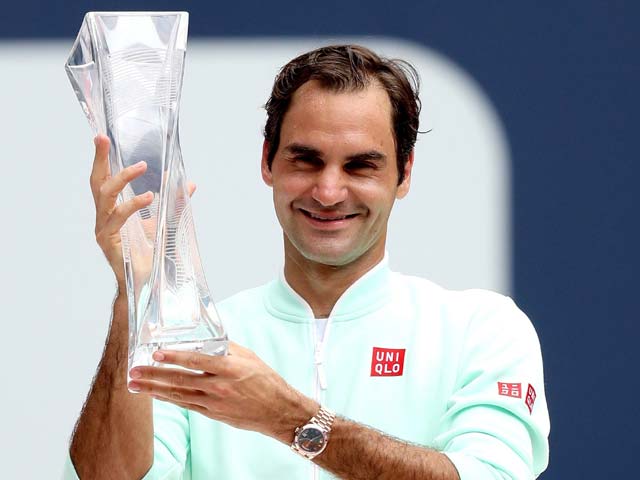 Federer ”bất tử” trên đỉnh cao: Thầy cũ tiết lộ bí mật của ”Tàu tốc hành”
