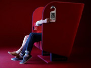 Mất điện trong rạp phim rất thích