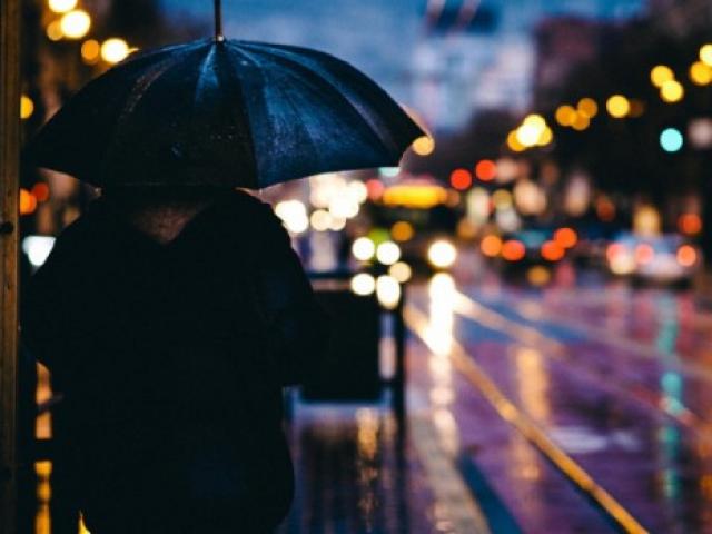 Thế giới - Cụ bà 98 tuổi đi bộ dưới mưa 3km để trả số tiền nợ 50 năm trước