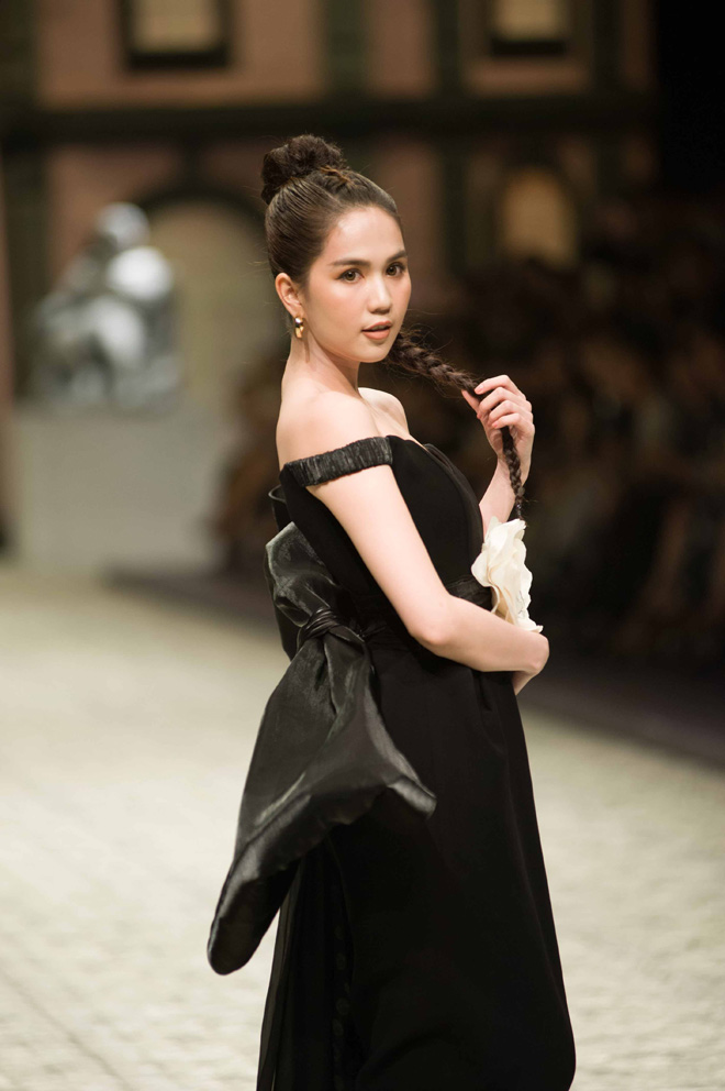 Những mỹ nhân gợi cảm và thanh lịch trong show diễn IVY moda - 5